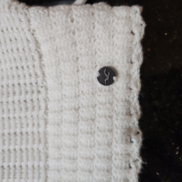 Hollister size small halter top - Picture 4 of 4